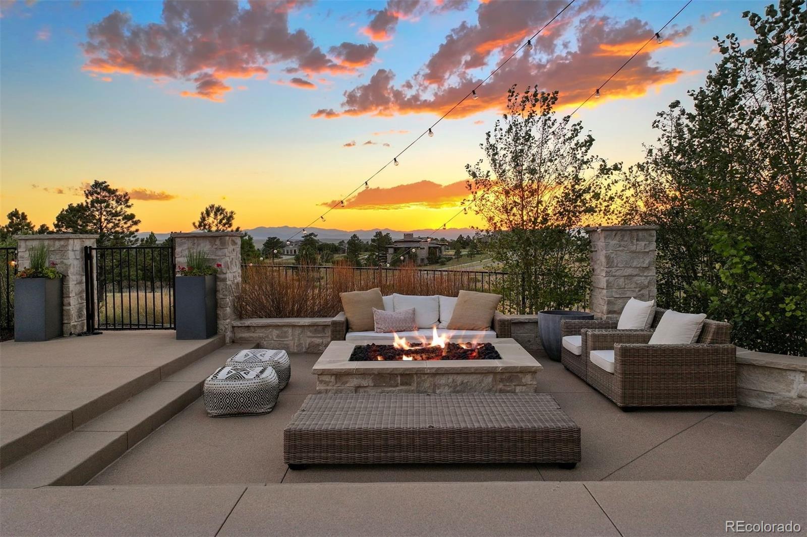 Built in gas fire pit.