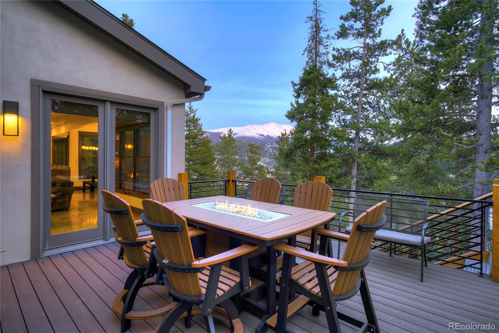 gorgeous upper deck fire pit/table w/view of Baldy