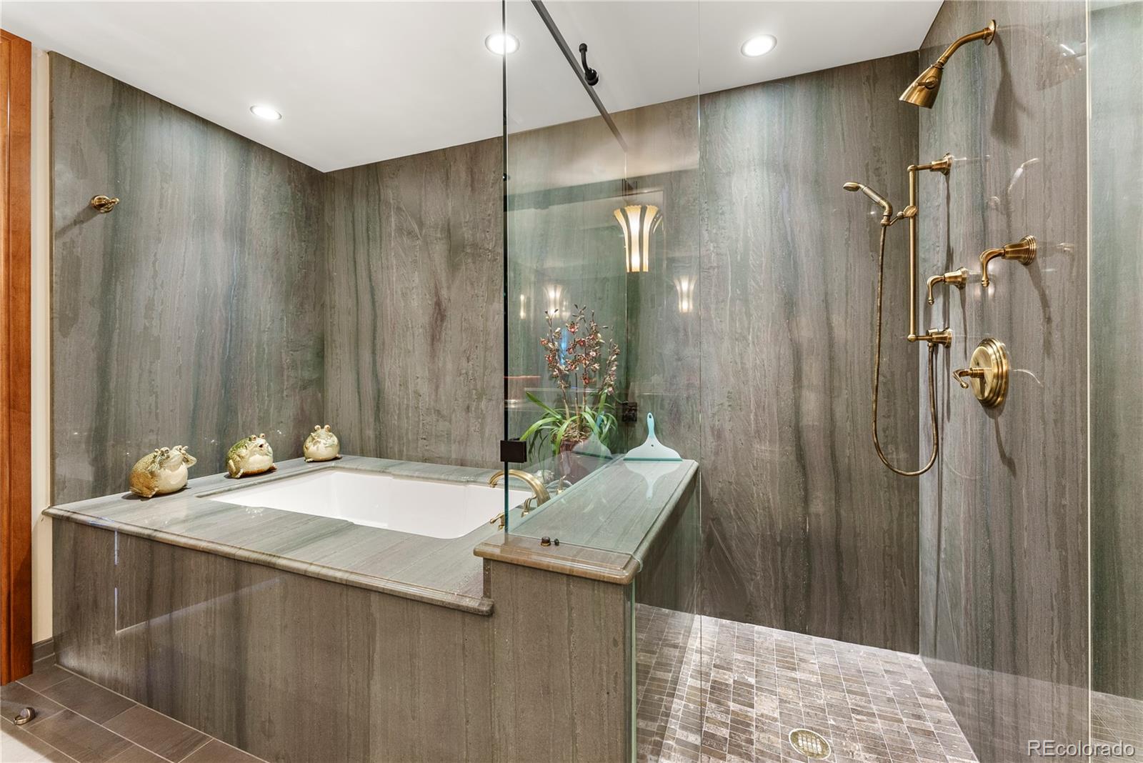 Full bathroom across the hall from guest bedroom 2