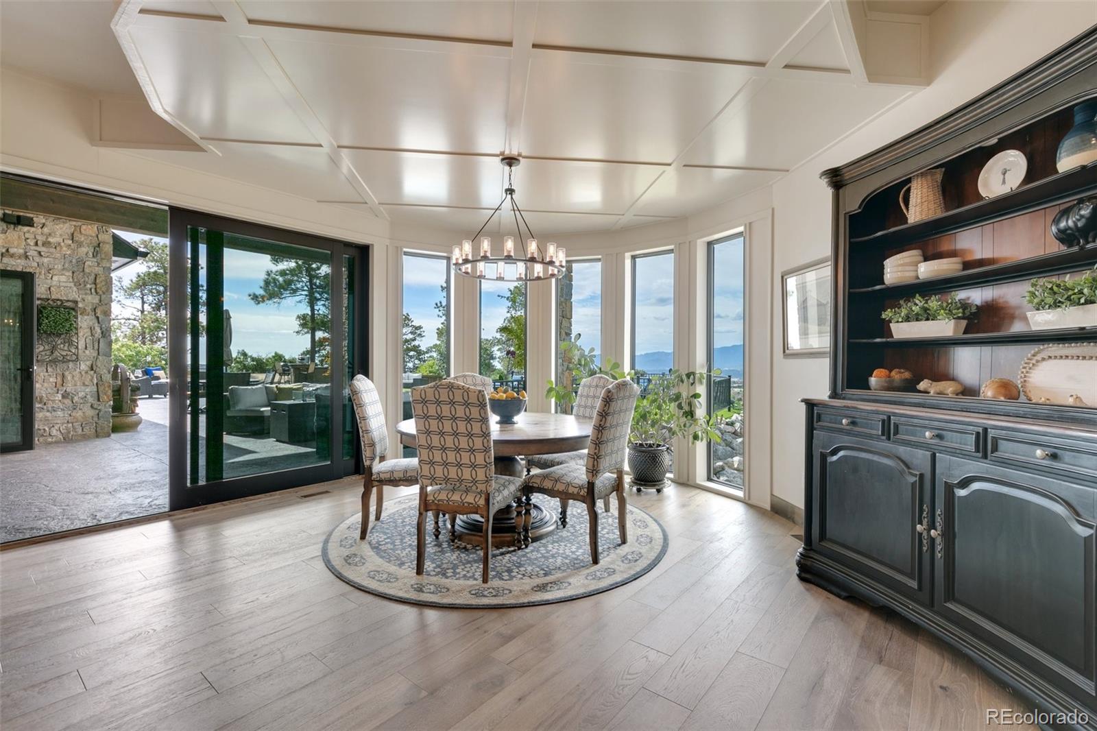 Curved dining nook in kitchen