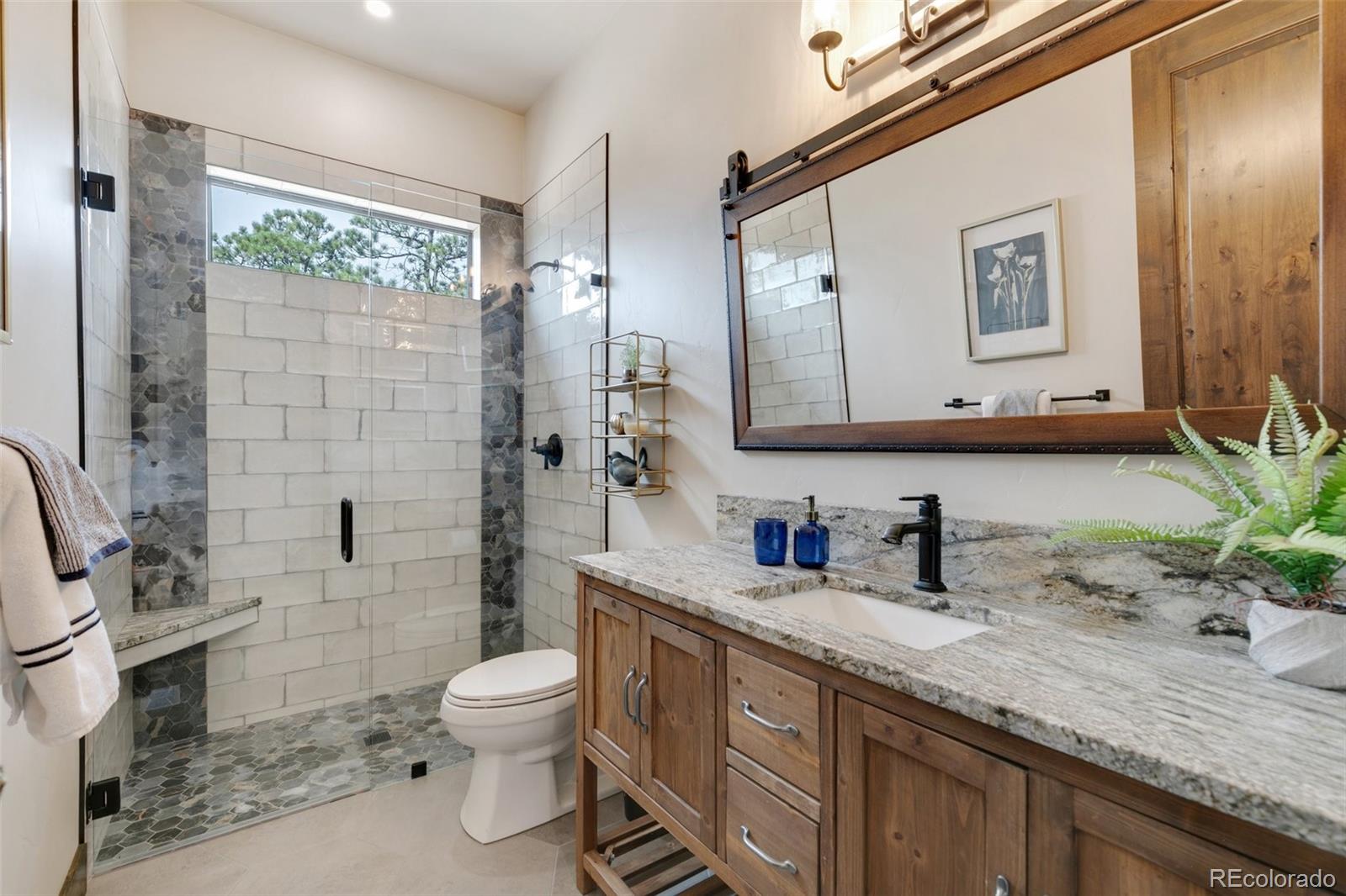 2nd guest bedroom bathroom