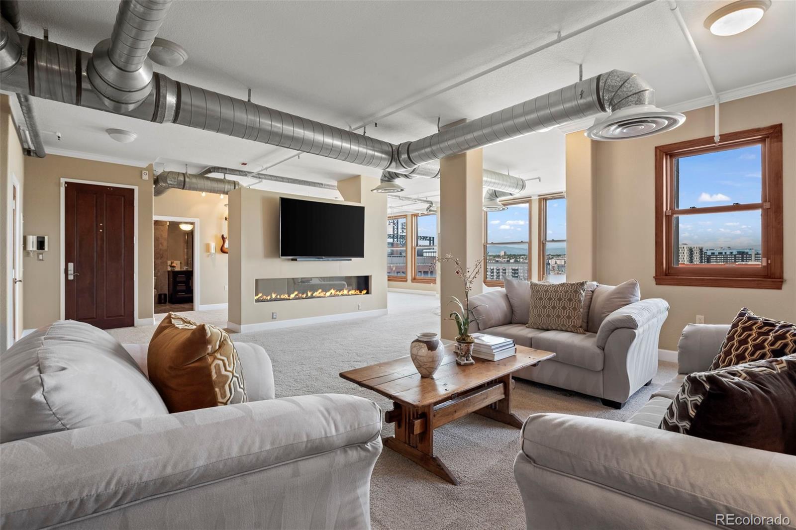 Living Room with ten foot ceilings