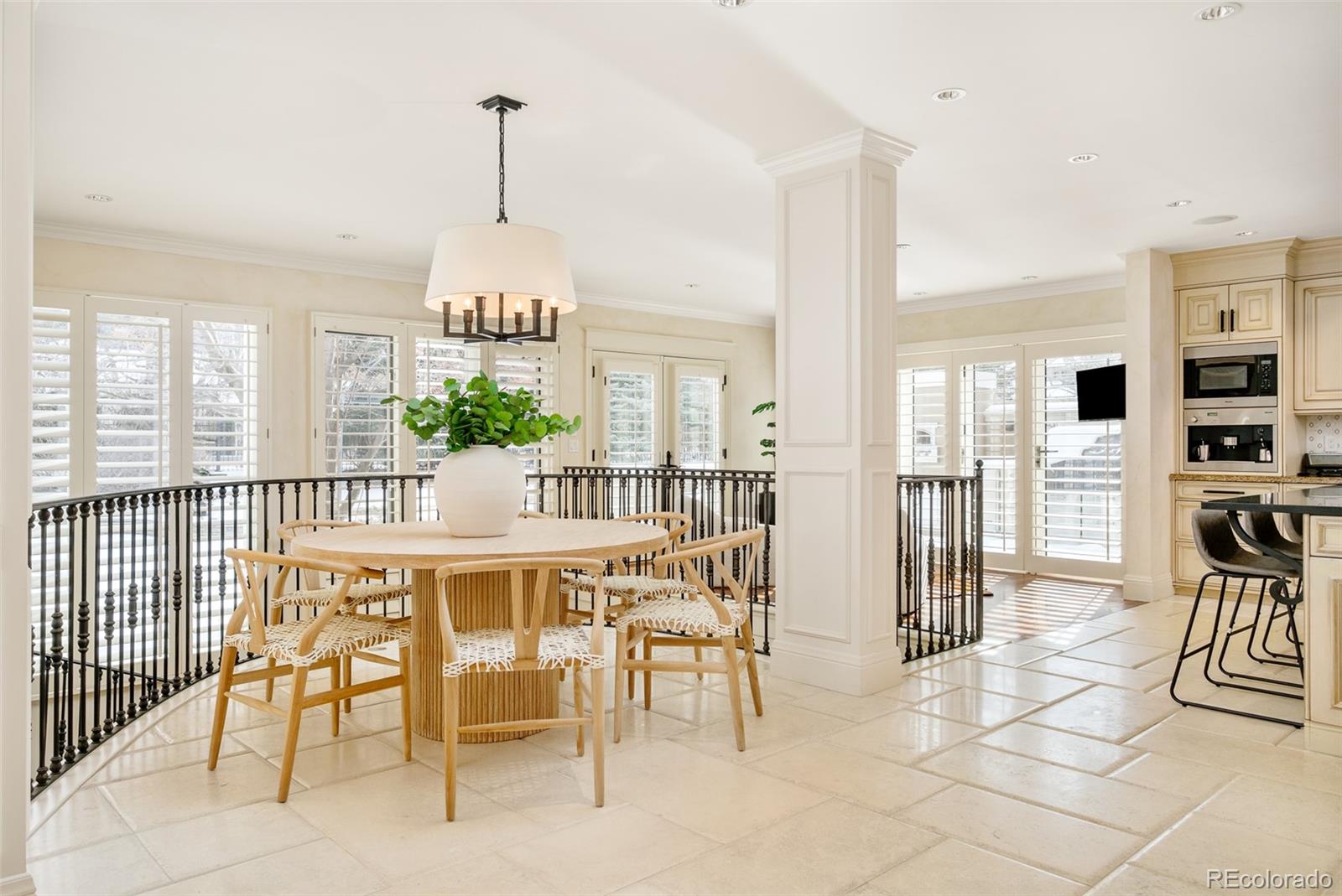 Breakfast nook alongside the kitchen