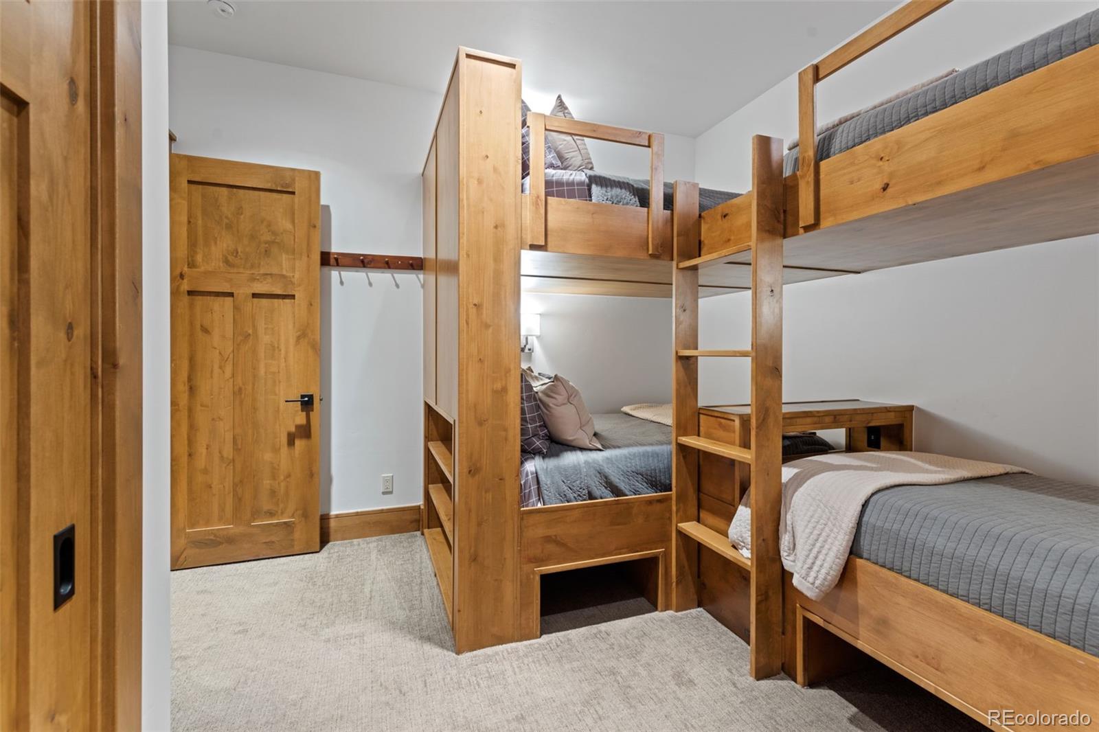 Bunk Room with 4 Beds