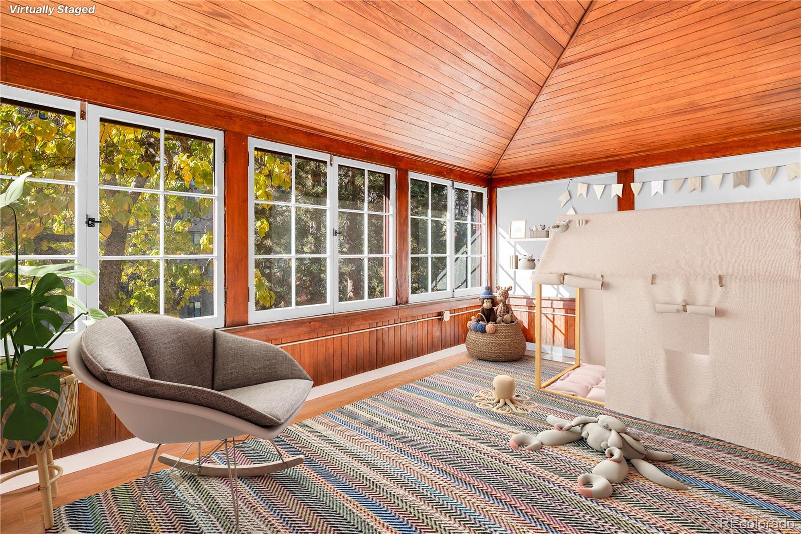 sunroom/playroom off bedroom