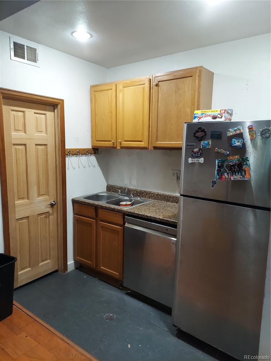 Lower Level Kitchenette