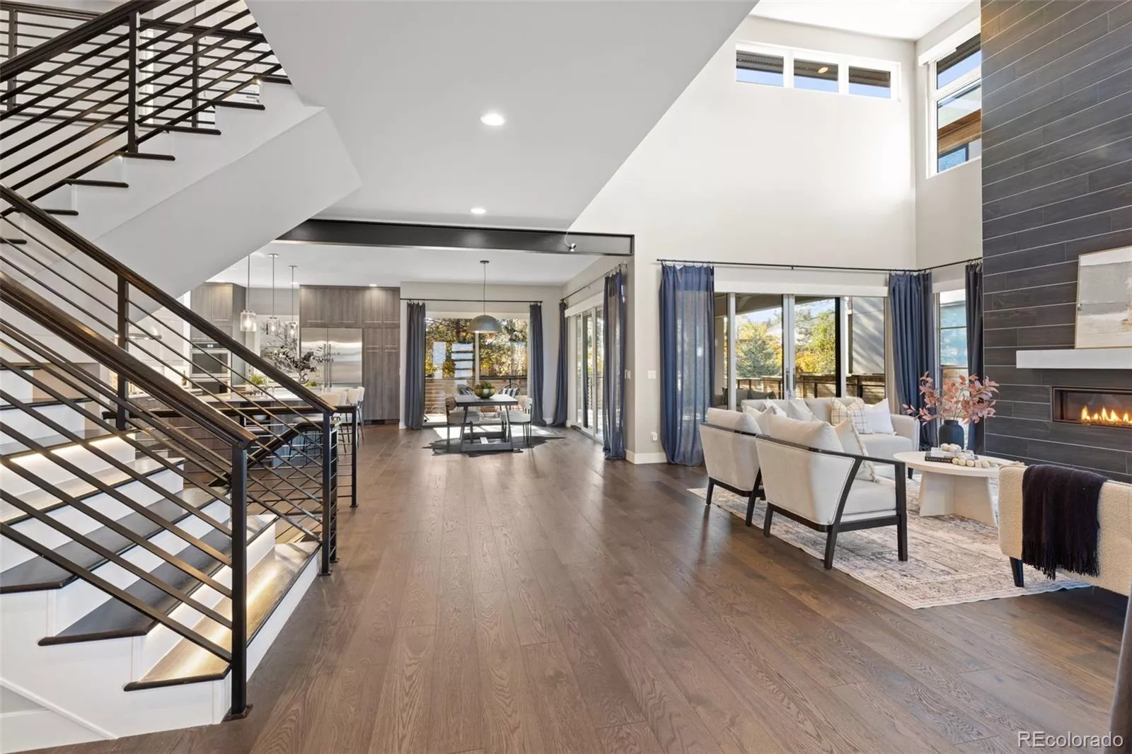 Light, bright and Spacious Open Floor Plan