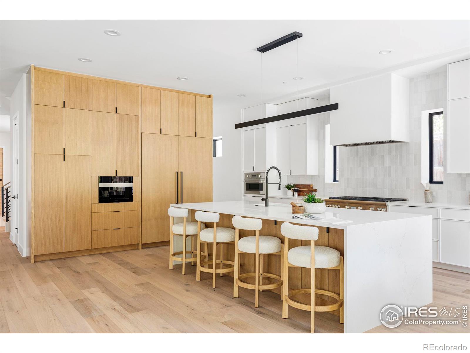 Kitchen island details