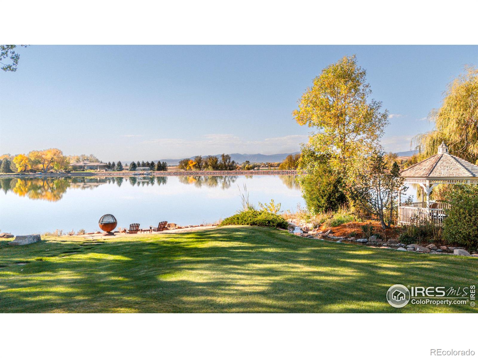 The outdoor firepit is the perfect setting for ghost stories and stargazing, or head down to the lake for swimming, kayaking, paddleboarding and fishing.