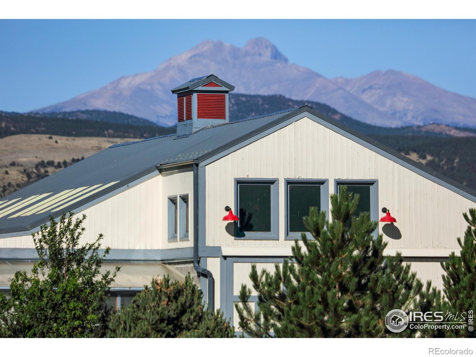 Captivating, panoramic views from the Flatirons to Twin Peaks and beyond