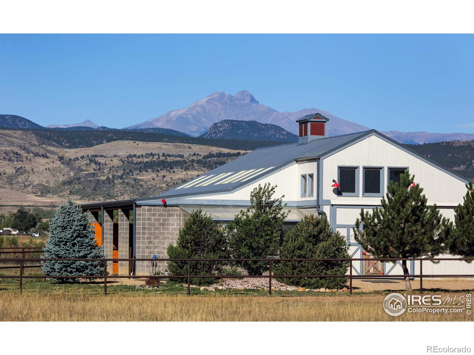 Captivating, panoramic views from the Flatirons to Twin Peaks and beyond