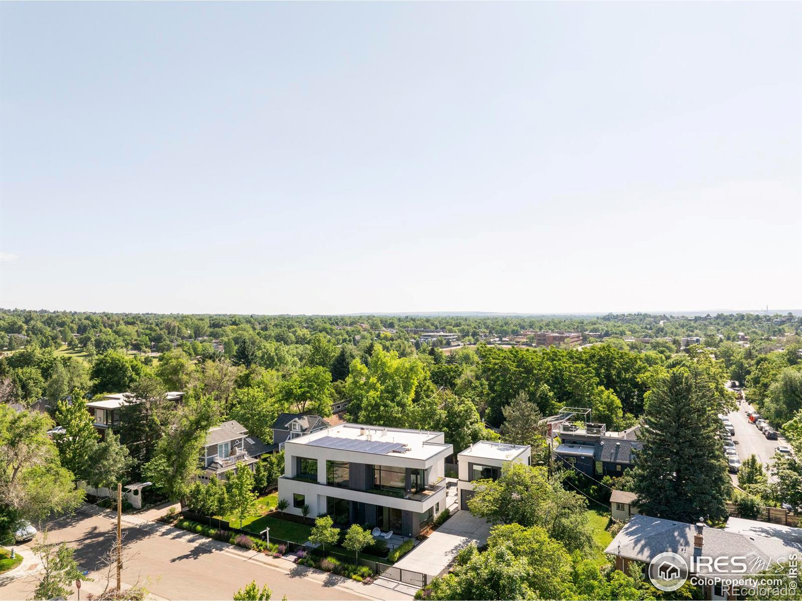 Nestled in the perfect location between Newlands and Mapleton Hill, this verdant luxury property embraces the best of the Boulder, Colorado, lifestyle with commanding Flatirons views and easy access to fantastic shopping, dining and trails.