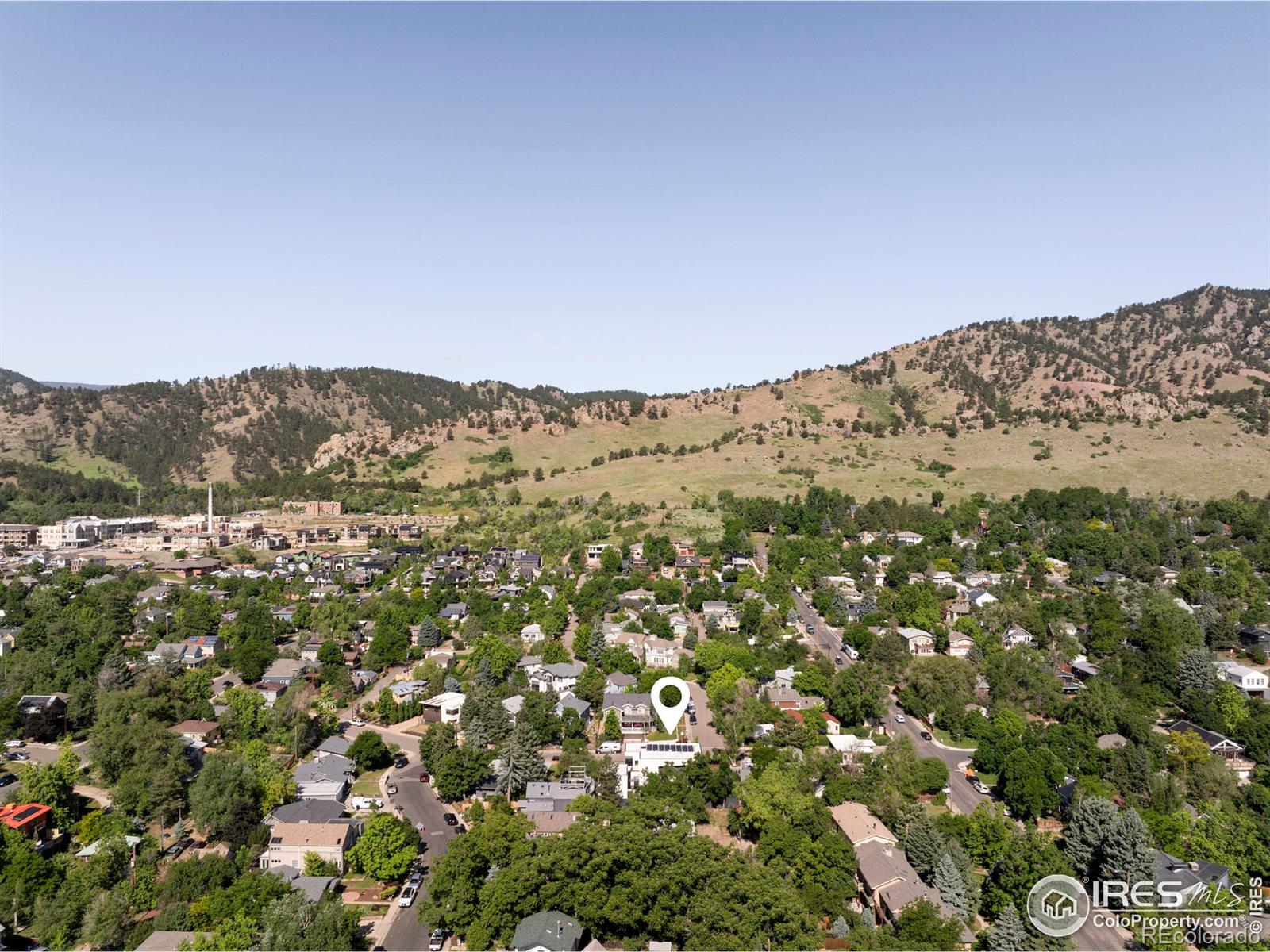 This superb Newlands location is just minutes from North Boulder Park, Ideal Market, Sweet Cow and more. Head three blocks west to explore Boulders legendary trail system, including the Dakota Ridge Trailhead, Sanitas Valley Trail and Sunshine Canyon.