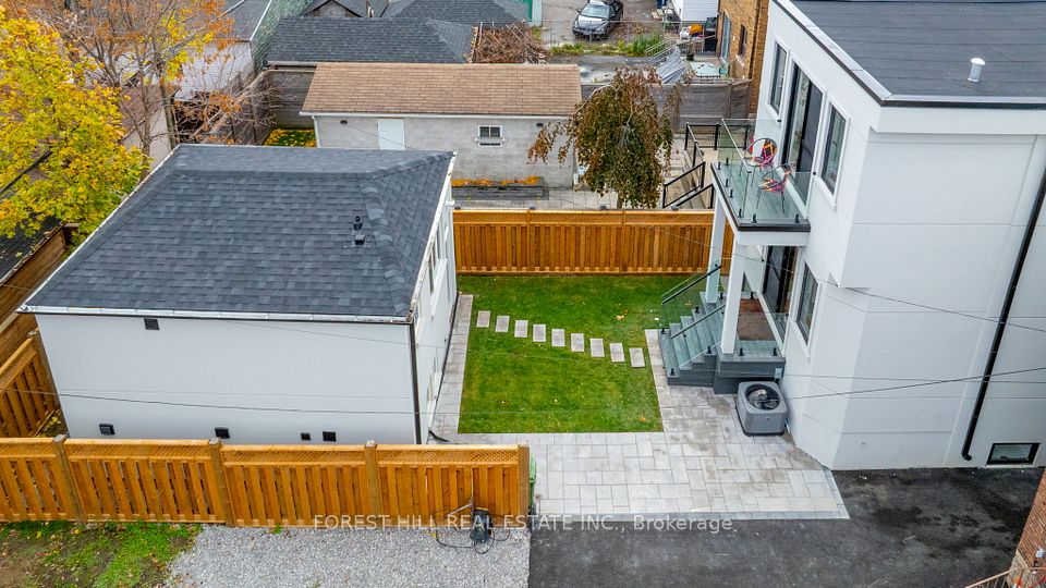 Backyard | 249 Lauder