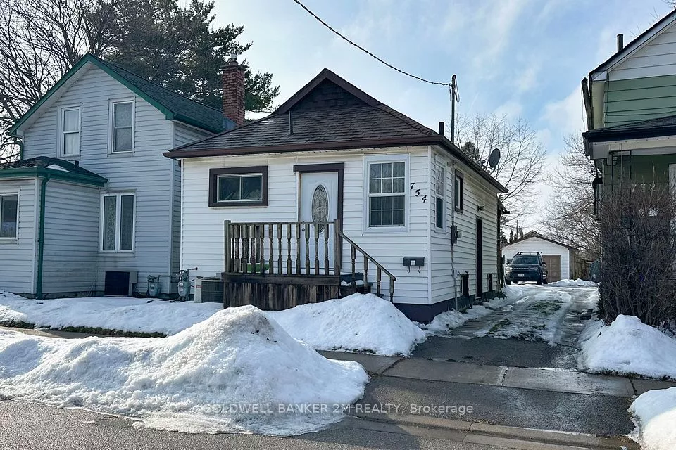 Welcome to 754 Gifford Street in Oshawa.