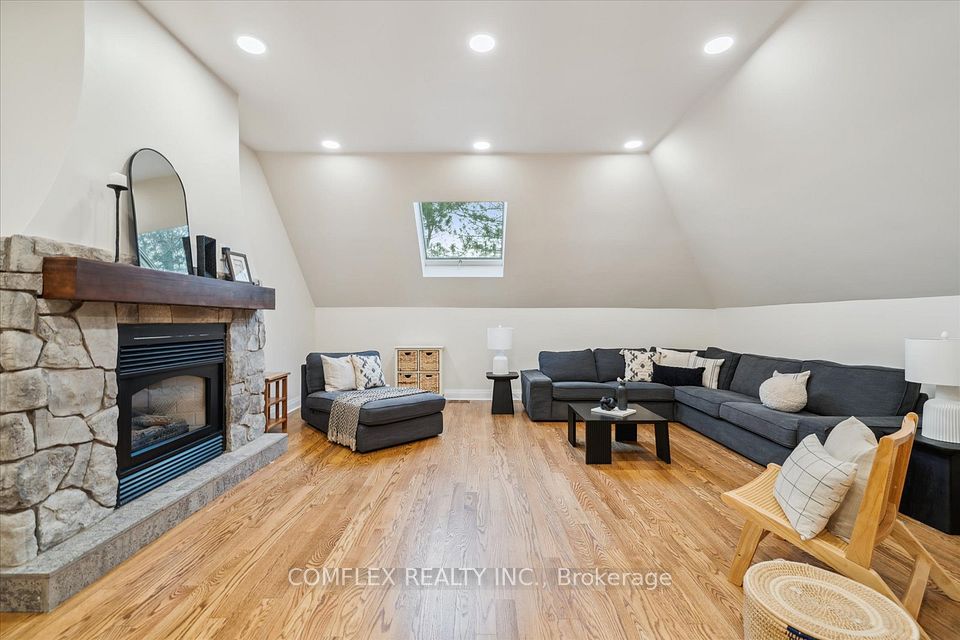 E12752992/E12752992-26.jpg