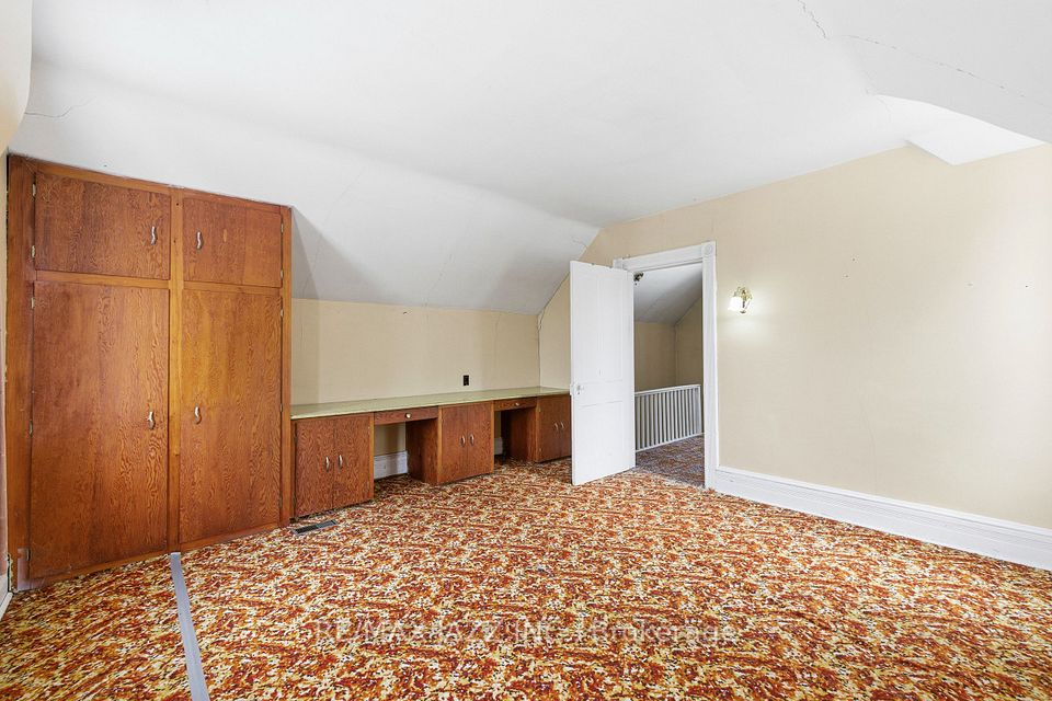 E12802956/E12802956-24.jpg
