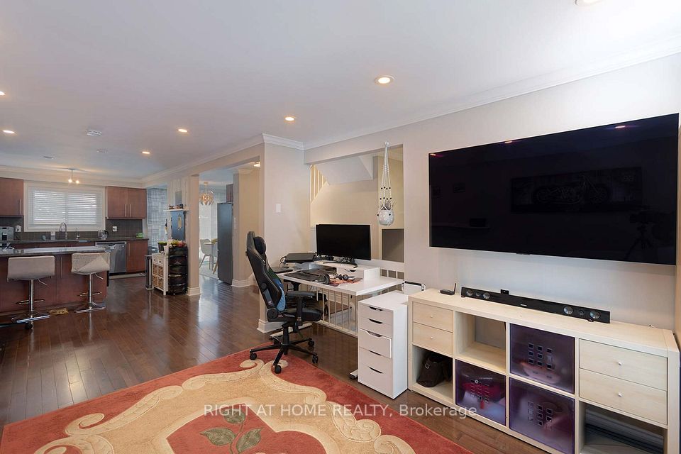 An Open Main Floorplan