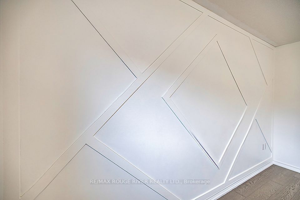 E12954146/E12954146-20.jpg