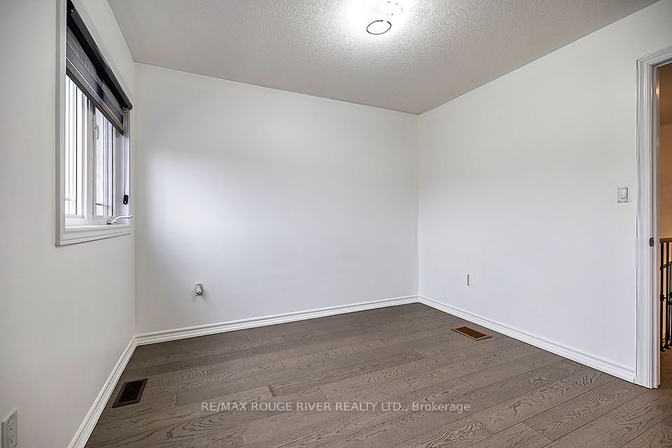 E12954146/E12954146-33.jpg