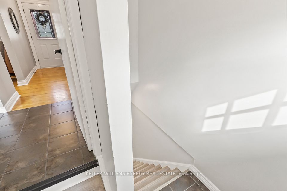 E13030728/E13030728-25.jpg