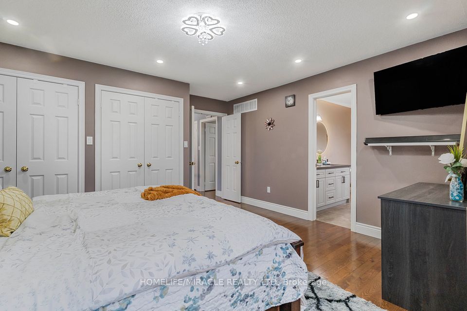 E13032786/E13032786-27.jpg