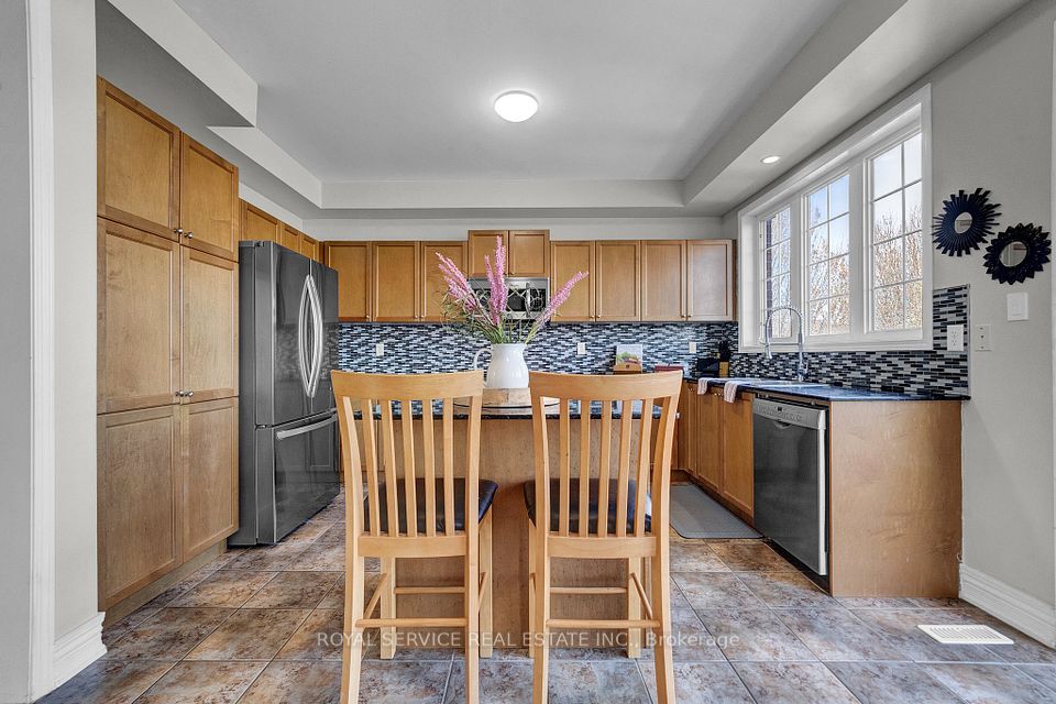 Centre Island with storage & Granite Counter Tops