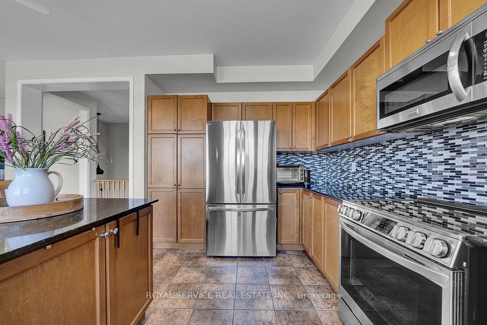 Stainless Steel Appliances, Granite Stone Counters
