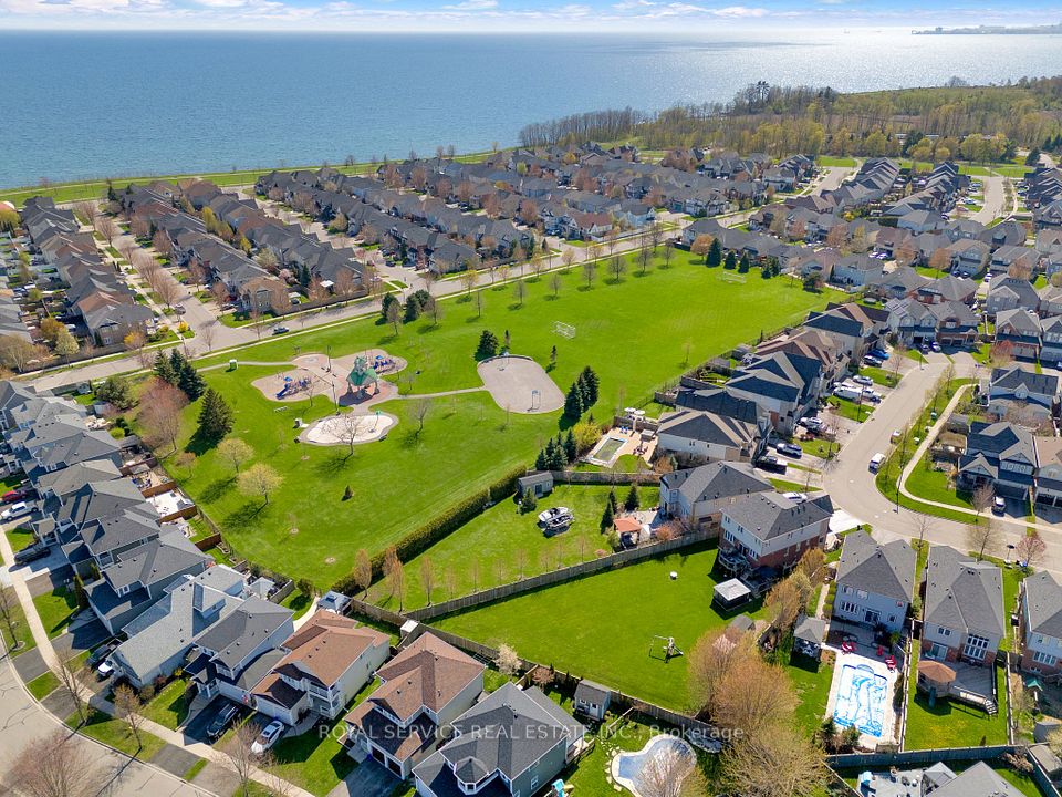 Aeriel of home/property & proximity to lake & park