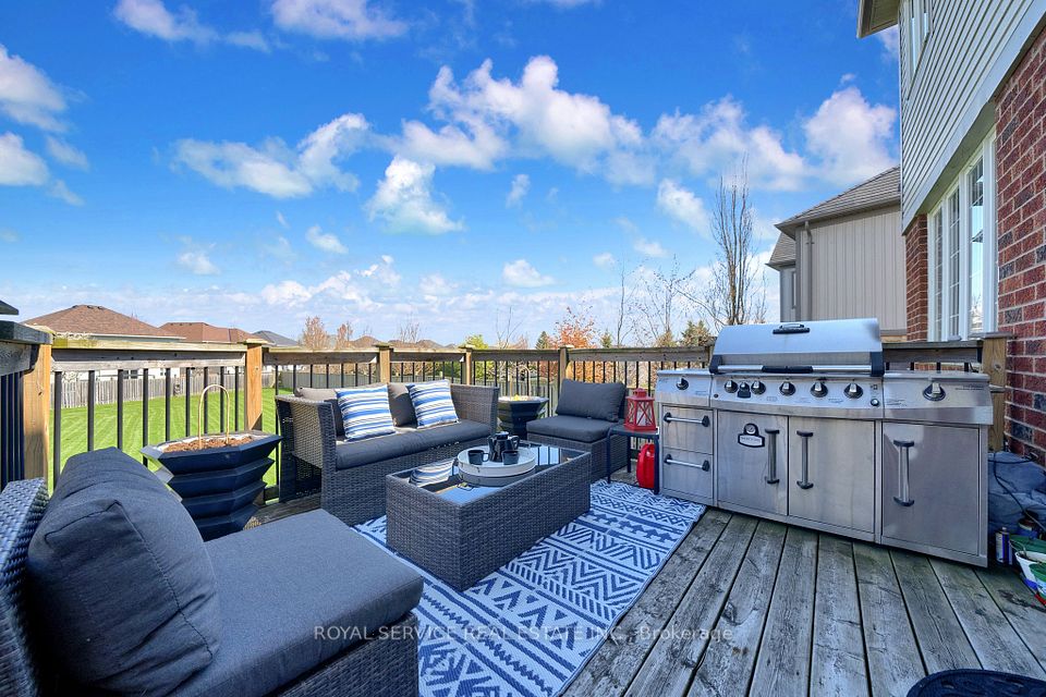 Upper Deck, BBQ with Gas Line