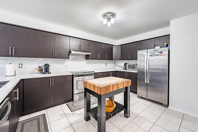 E13041490/E13041490-15.jpg