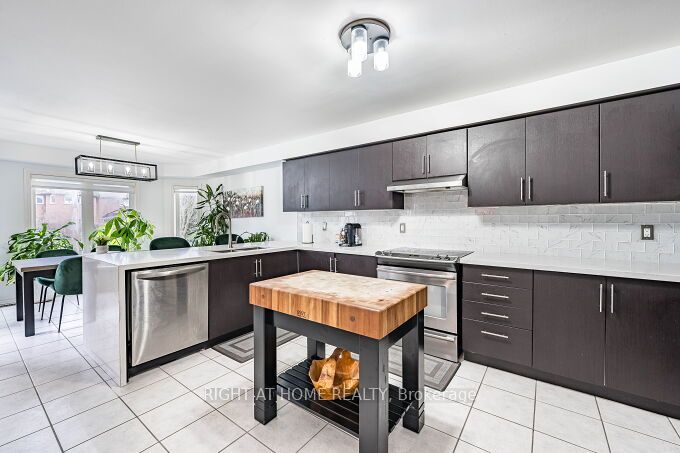 E13041490/E13041490-16.jpg
