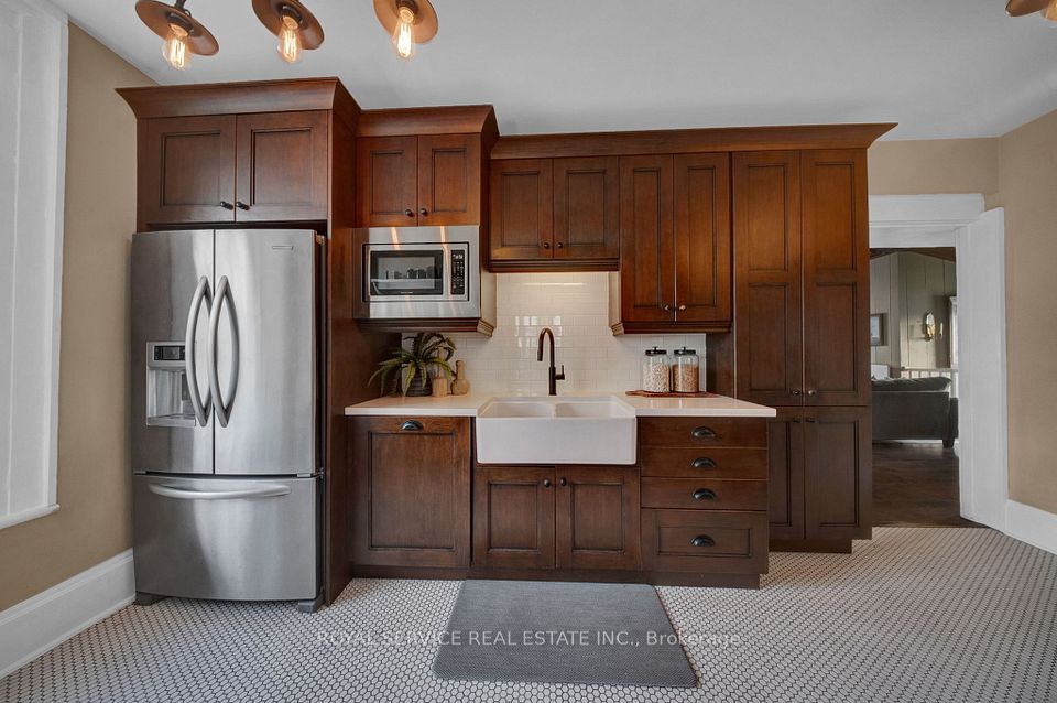 Gorgeous Kitchen Elmwood Cabinetry with Crown Mldg