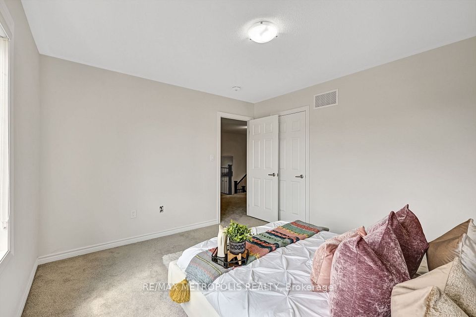 E13054452/E13054452-27.jpg