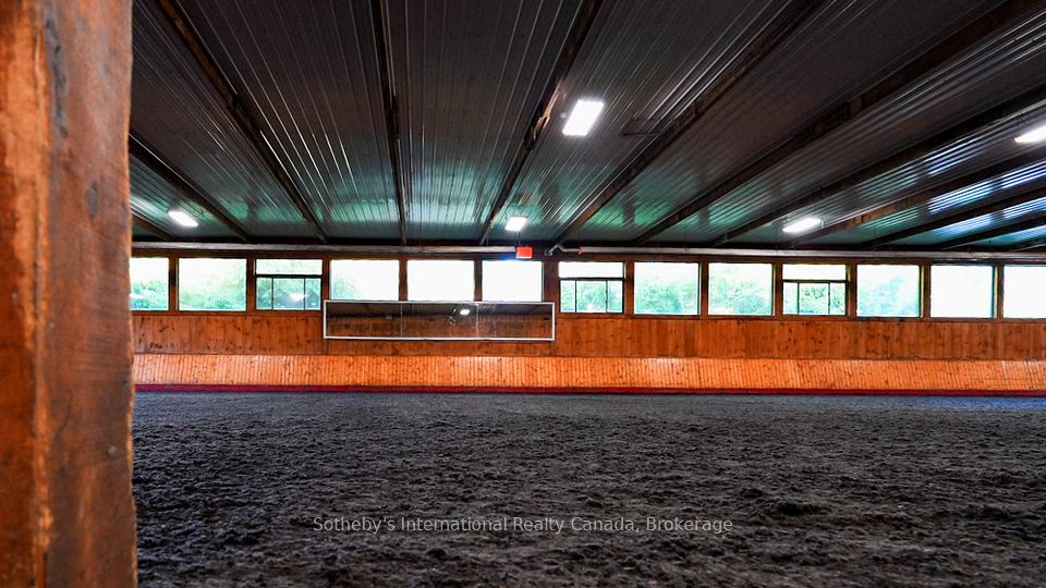 Massive indoor heated arena with top footing