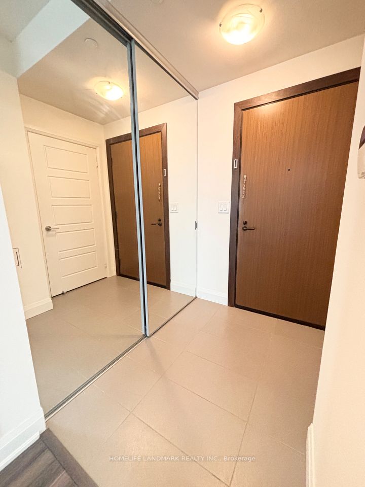 Mirrored Door Closet