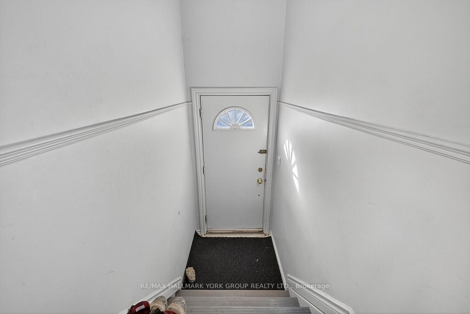 Upper Level Apartment