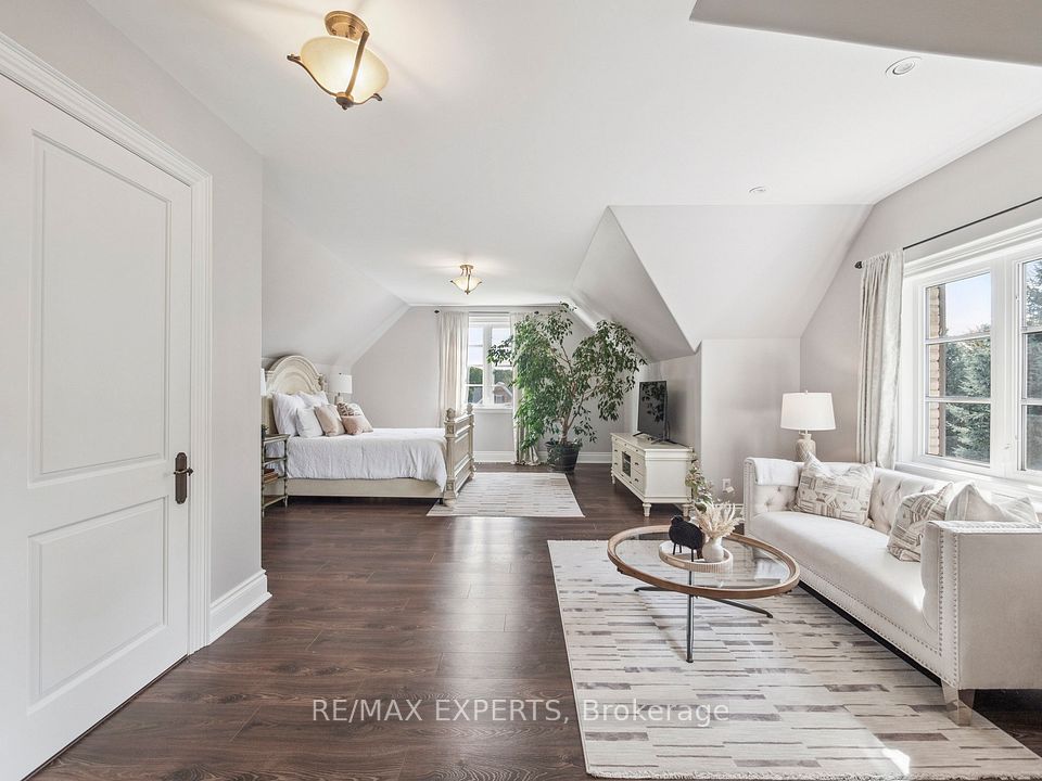 Nanny's Room! Large and Cozy! On Second Level!