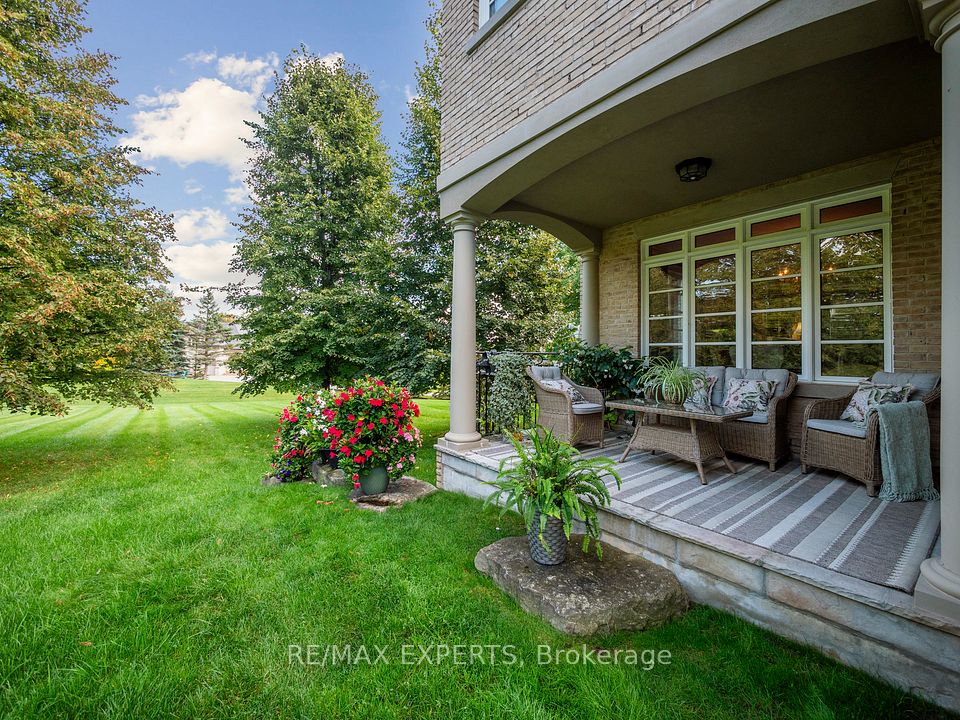 Cozy Patio for Relaxation!