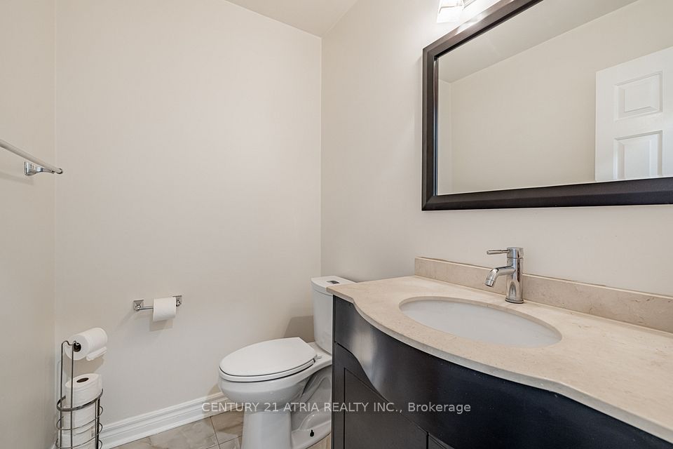 2-piece bath - main floor