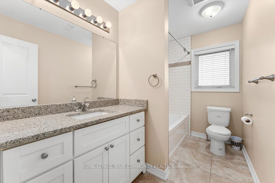 Washroom with shower + tub