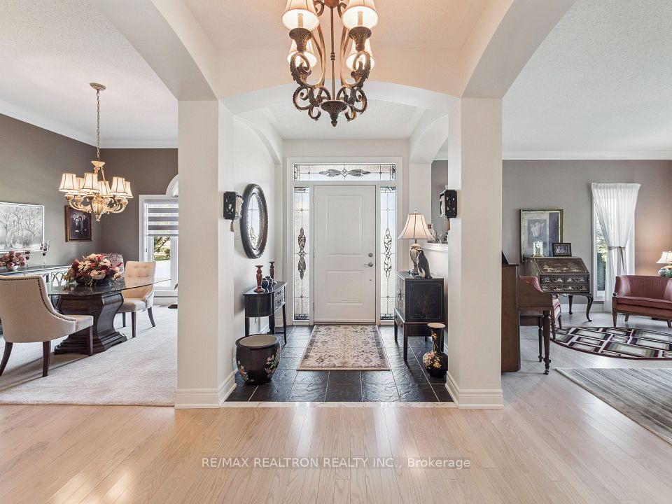 Inviting Entry To Open Concept. New Front Door