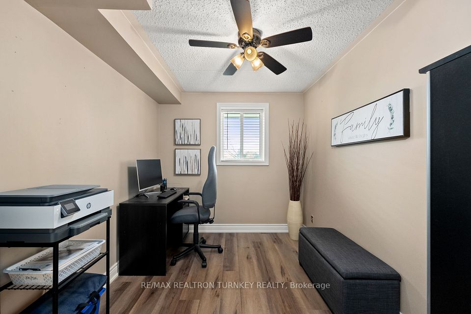 Cozy additional workspace/ 2nd bedroom