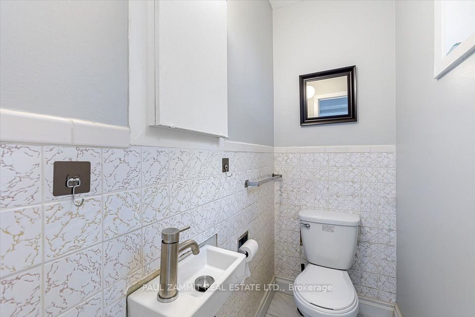 POWDER ROOM MAIN FLOOR