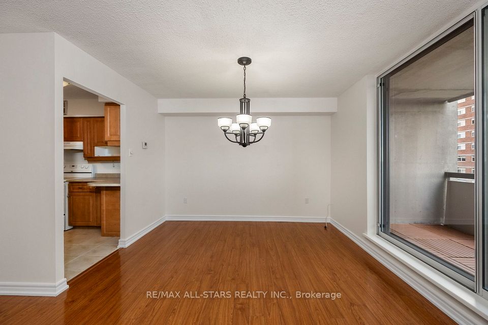 Dining area and entry to kitchen