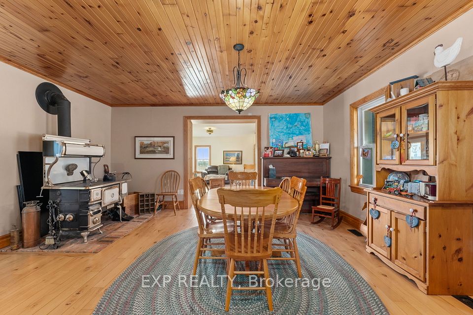 Bright & Cheerful Kitchen