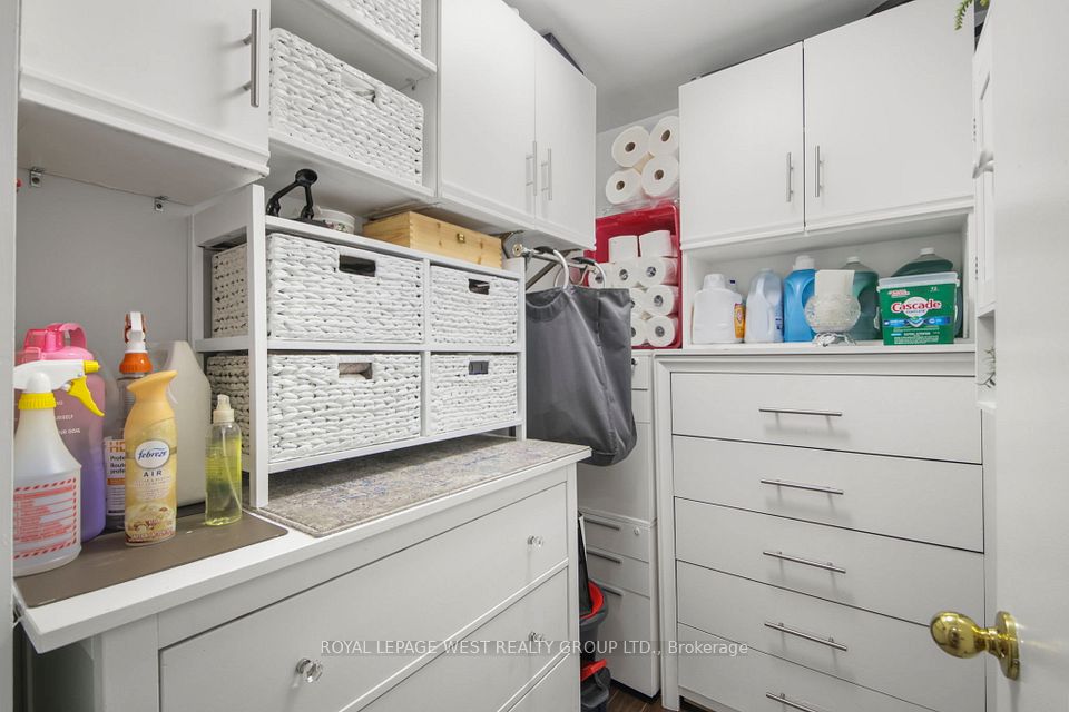 Ensuite Storage