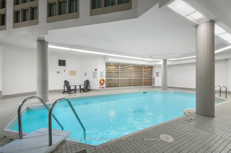 Pool, Sauna, Jacuzzi