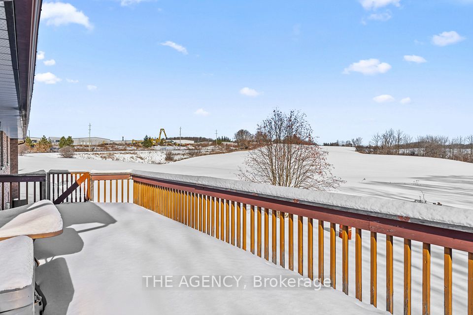 Large upper deck with farm views