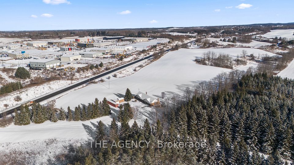 Direct paved entrance from HYW 47